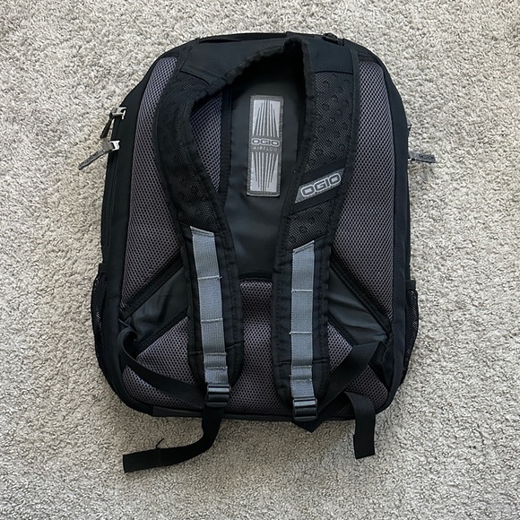 OGIO Black and Gray Men's Backpack - Picture 2 of 3